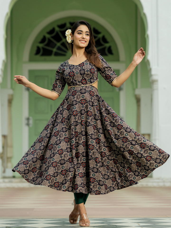 VINTAGE NOIR ANARKALI SUIT SET