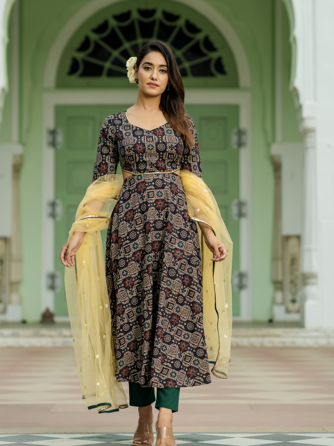 VINTAGE NOIR ANARKALI SUIT SET