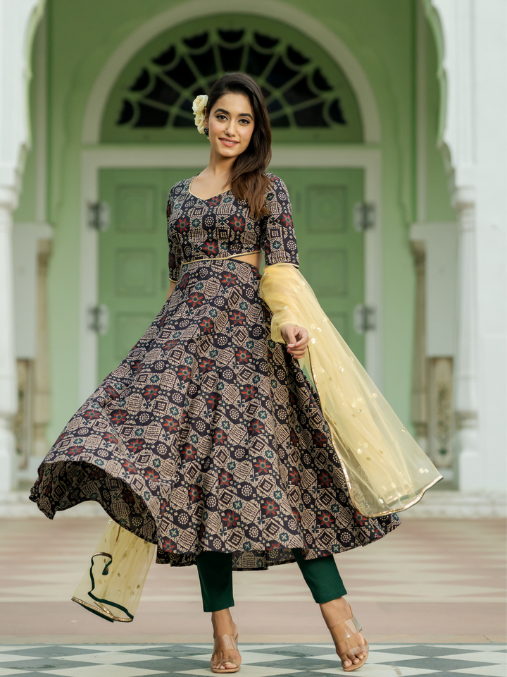 VINTAGE NOIR ANARKALI SUIT SET