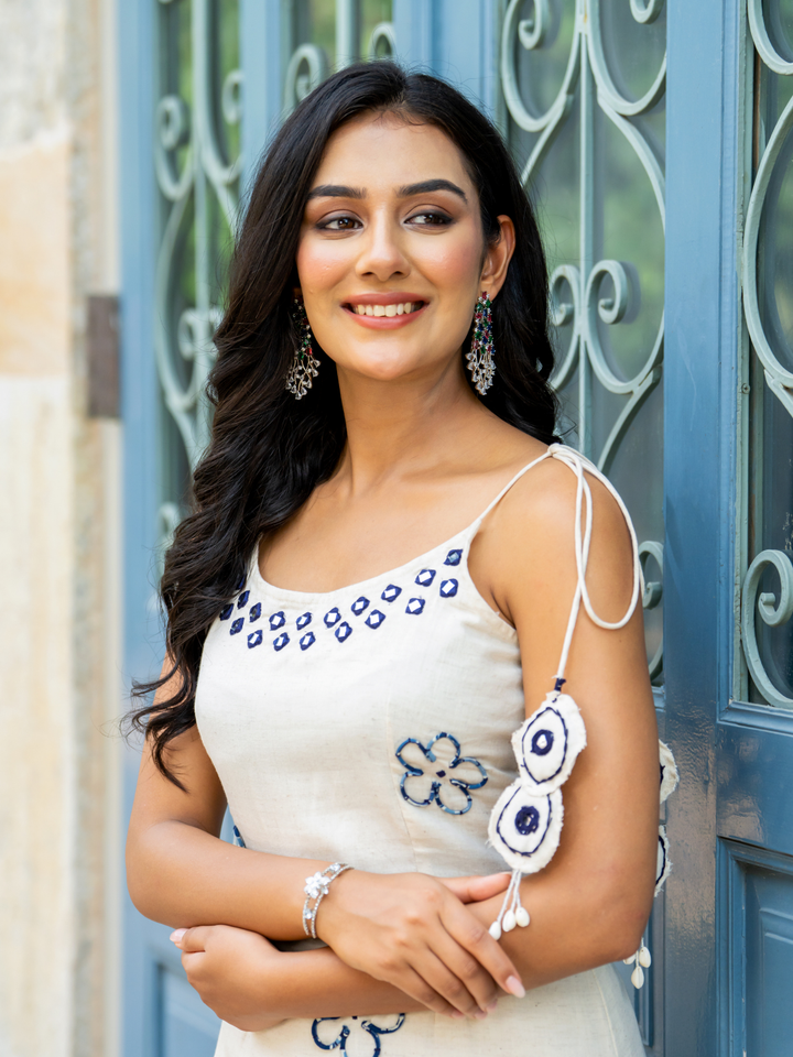 IVORY THREAD ELEGANCE KURTA SET