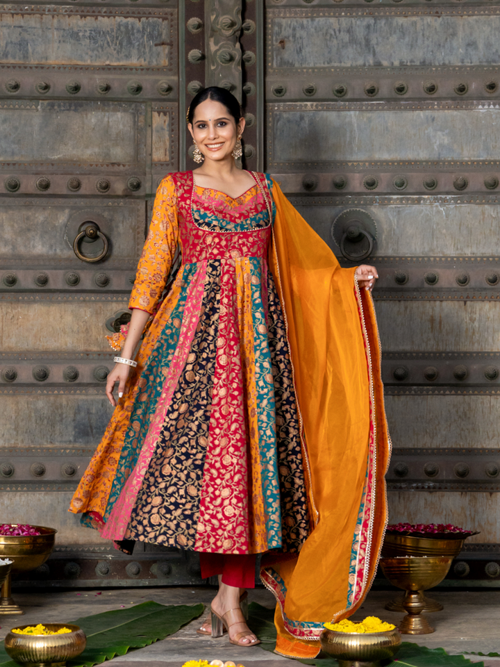 LUXE SPLENDOR ANARKALI SUIT SET
