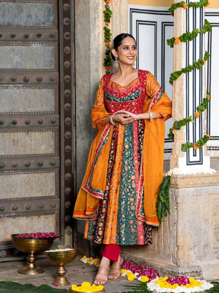 LUXE SPLENDOR ANARKALI SUIT SET