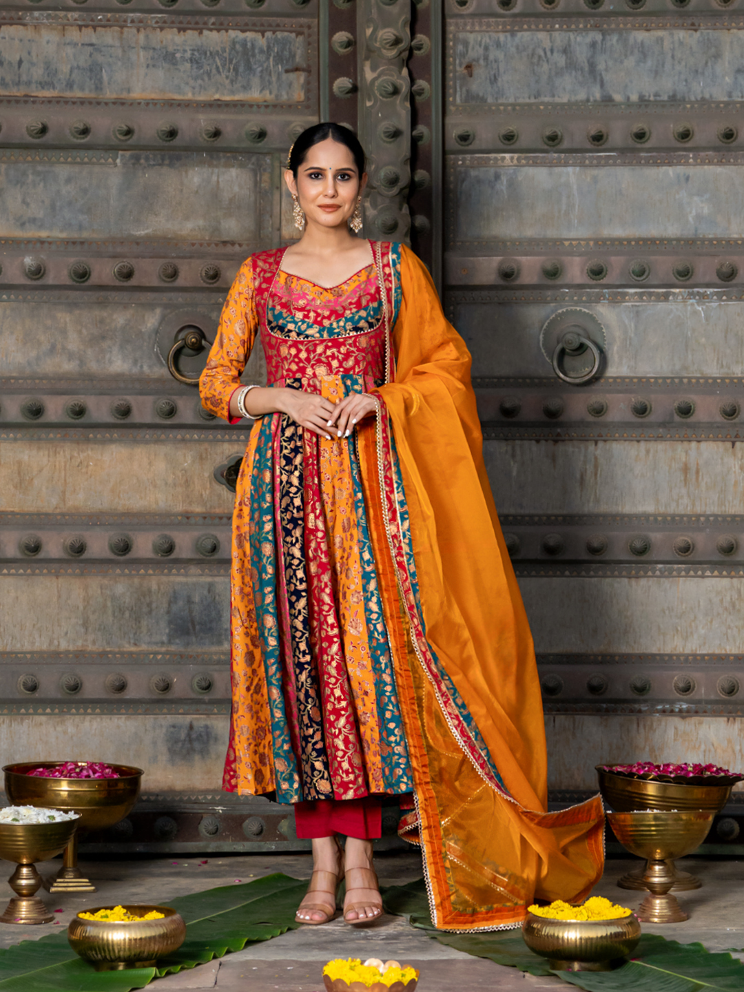 LUXE SPLENDOR ANARKALI SUIT SET