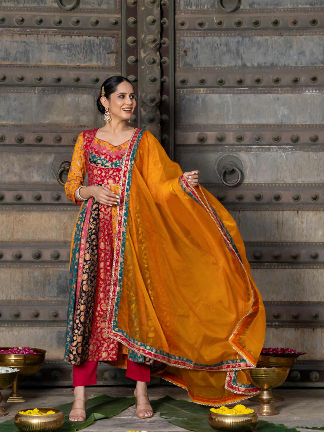 LUXE SPLENDOR ANARKALI SUIT SET