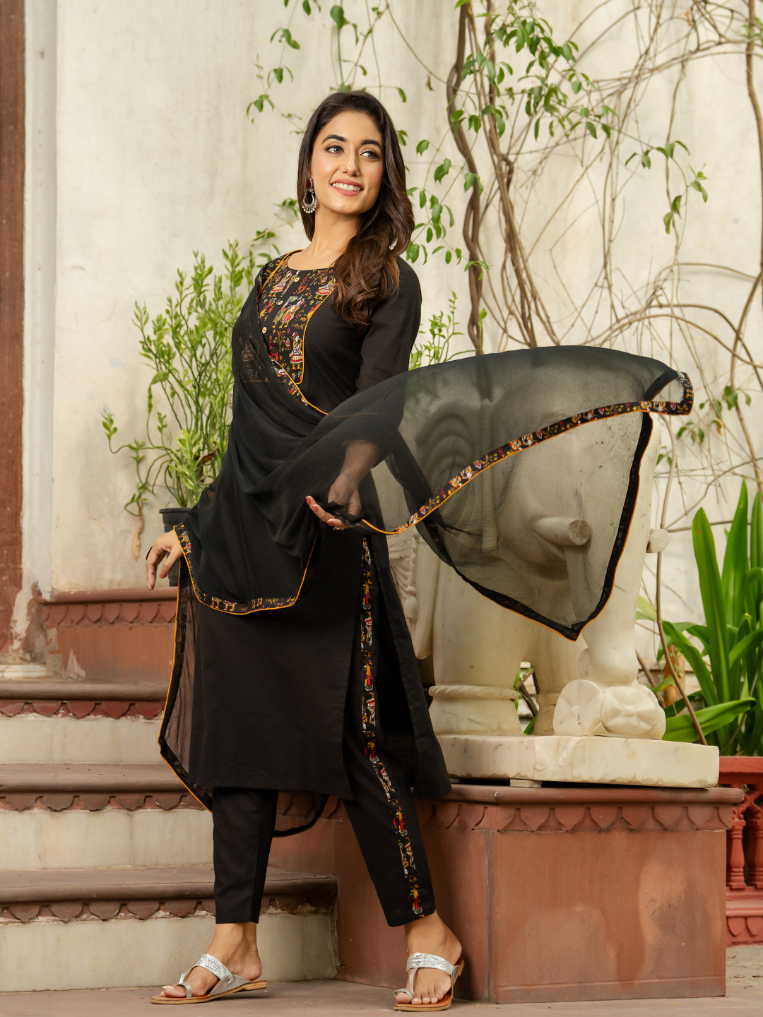 MAJESTIC BLACK KURTA SET