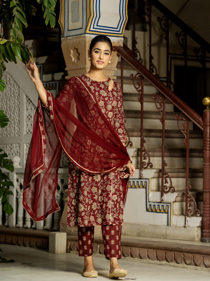 ENRICHED WINE BLOSSOM KURTA SET