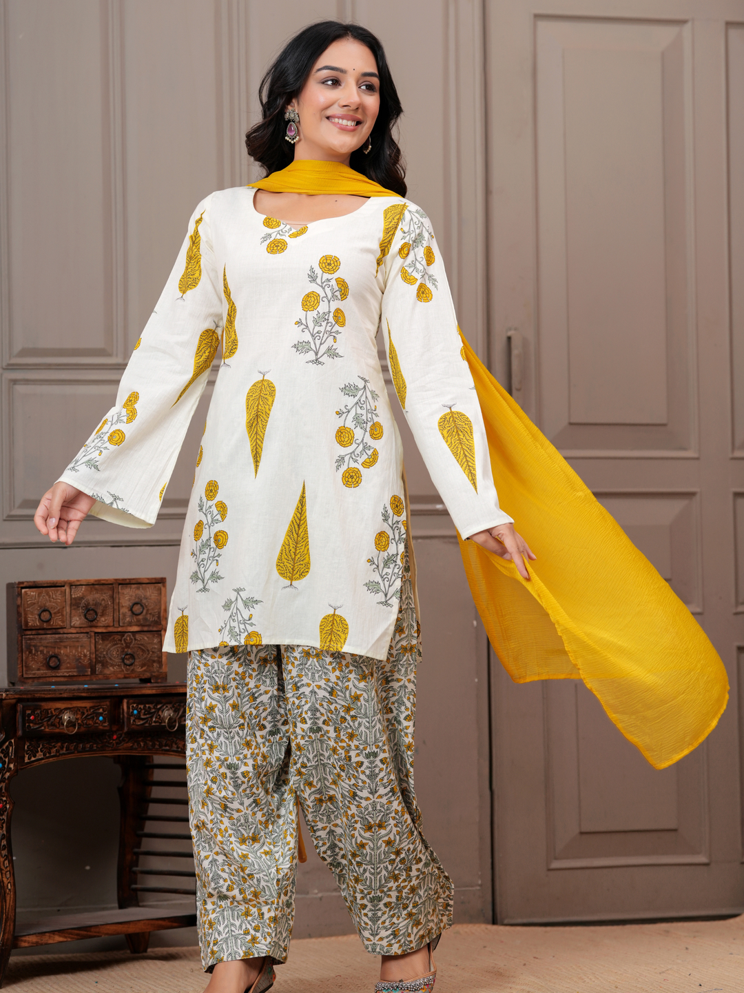 OCHRE LEAF FLORAL FARSI SET