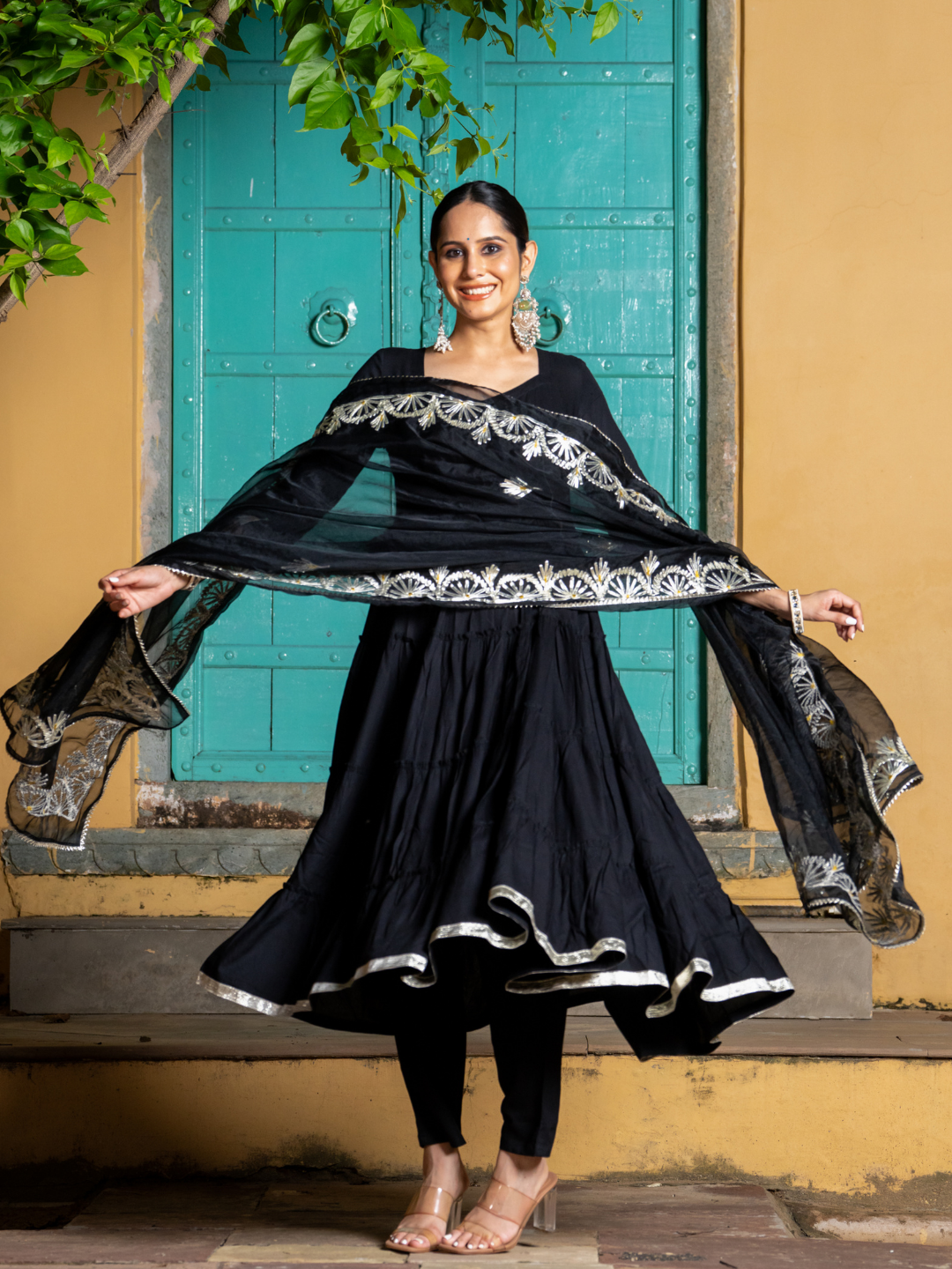 BLACK REGAL GOTA SUIT SET