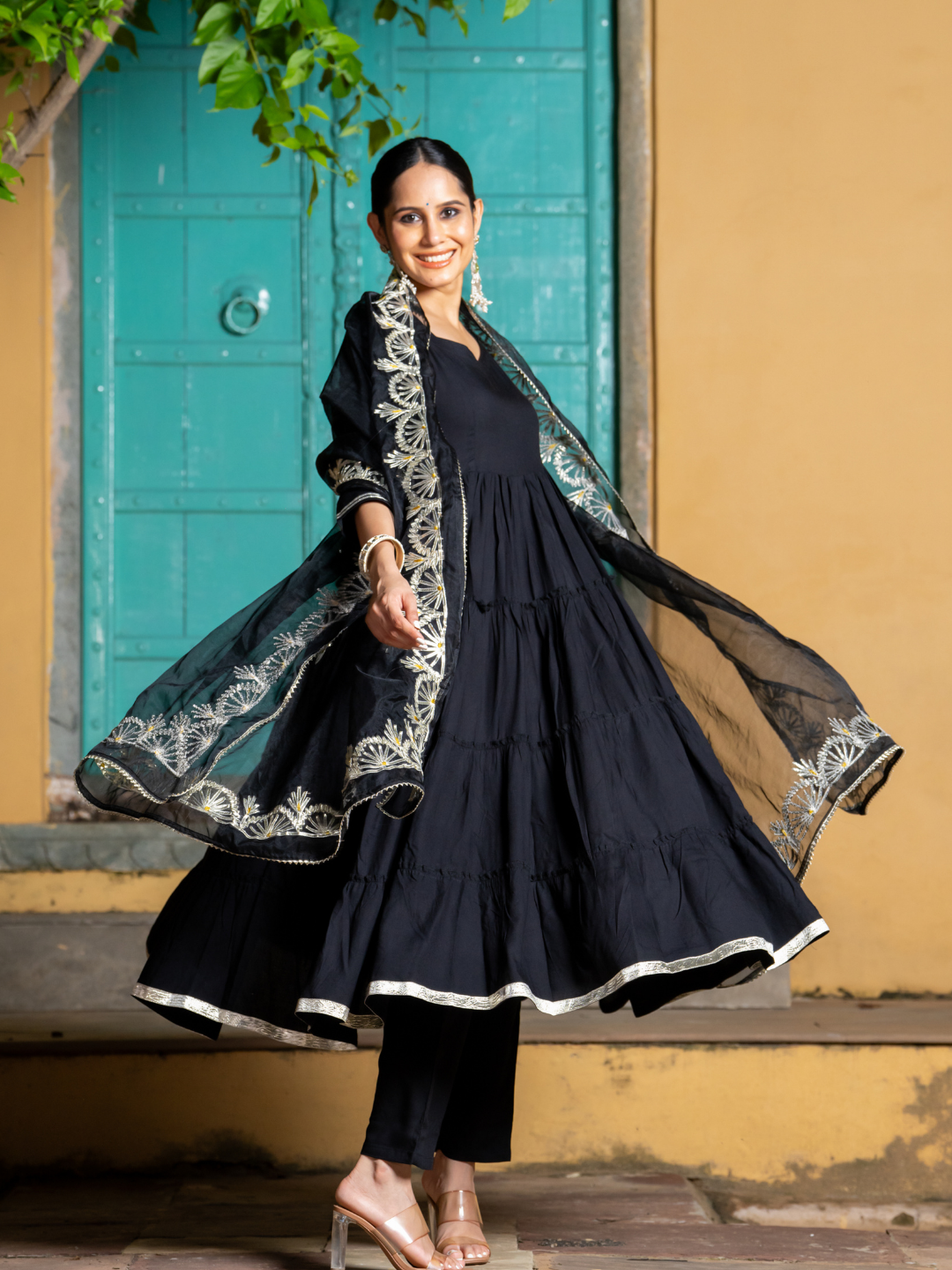 BLACK REGAL GOTA SUIT SET
