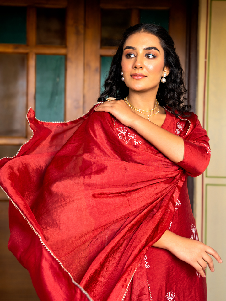RAVYA CHANDERI THREAD KURTA SET