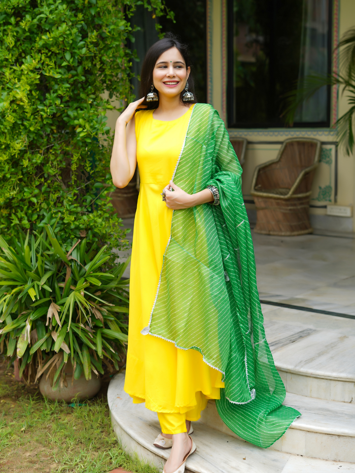 CHIC YELLOW TASSAL SUIT SET