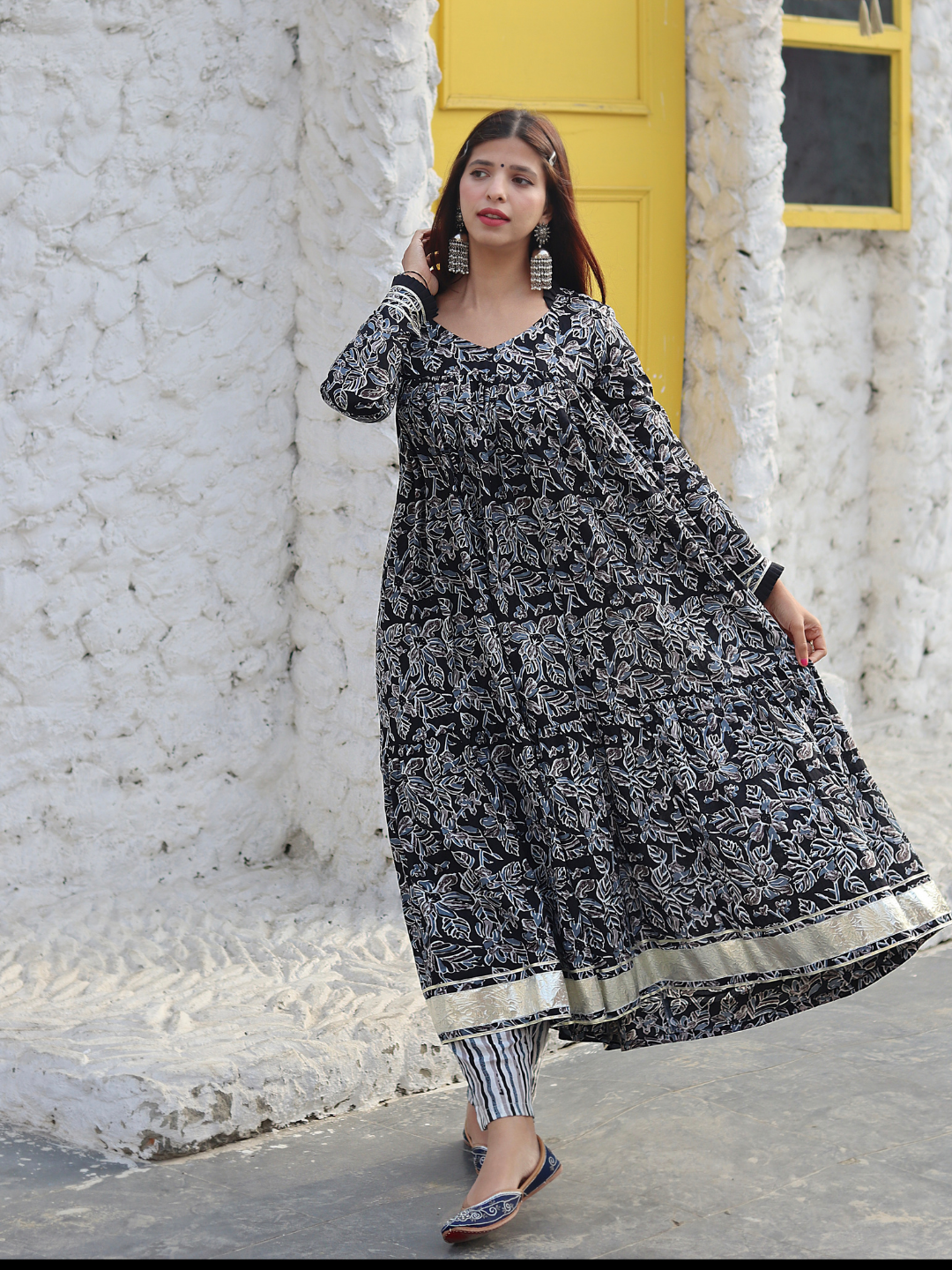 BLACK HAND BLOCK GOTA SUIT SET