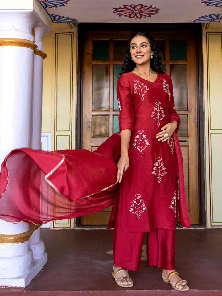 RAVYA CHANDERI THREAD KURTA SET