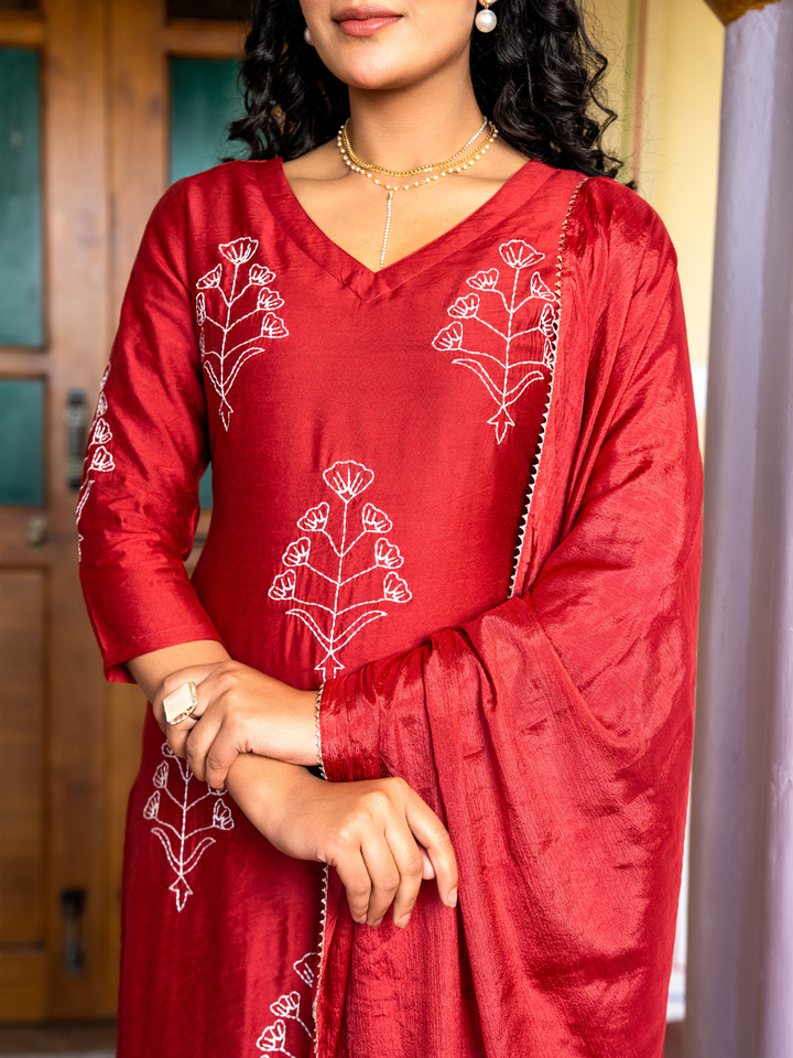 RAVYA CHANDERI THREAD KURTA SET