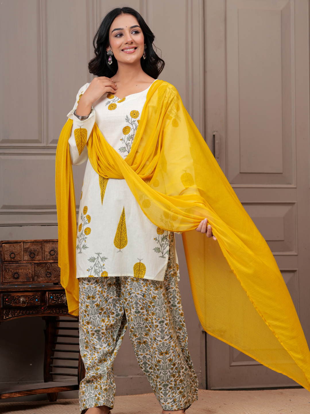 OCHRE LEAF FLORAL FARSI SET