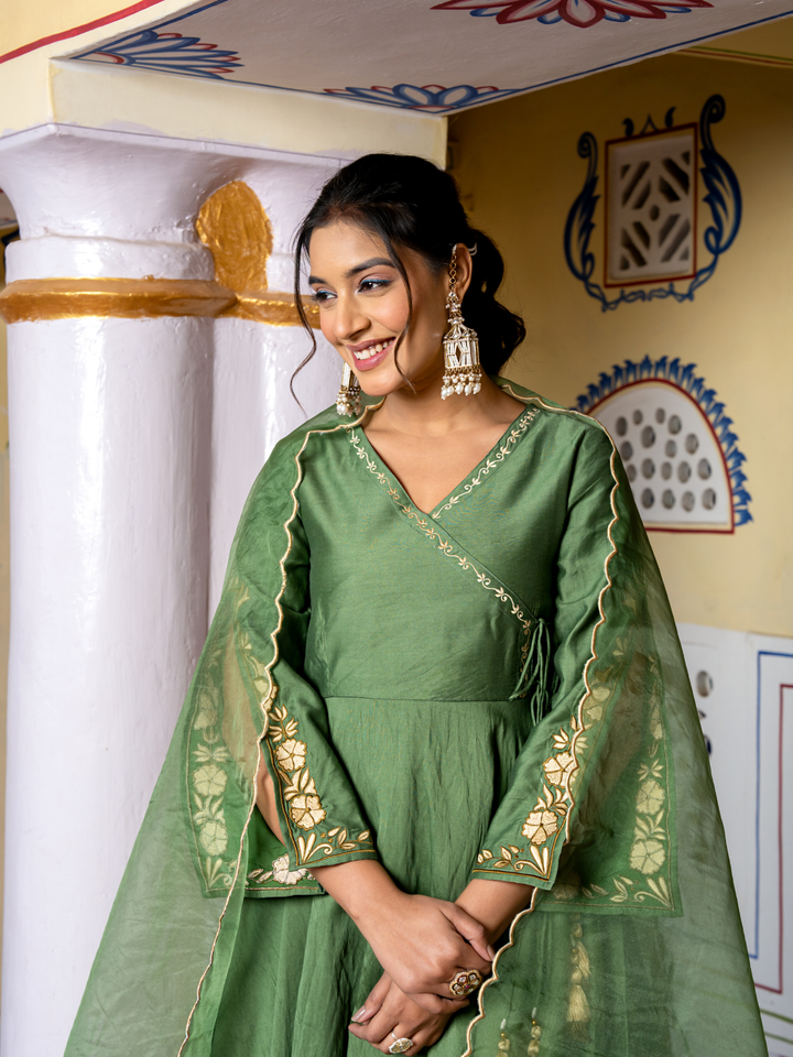 LUXE CHANDERI EMBROIDERY SUIT SET
