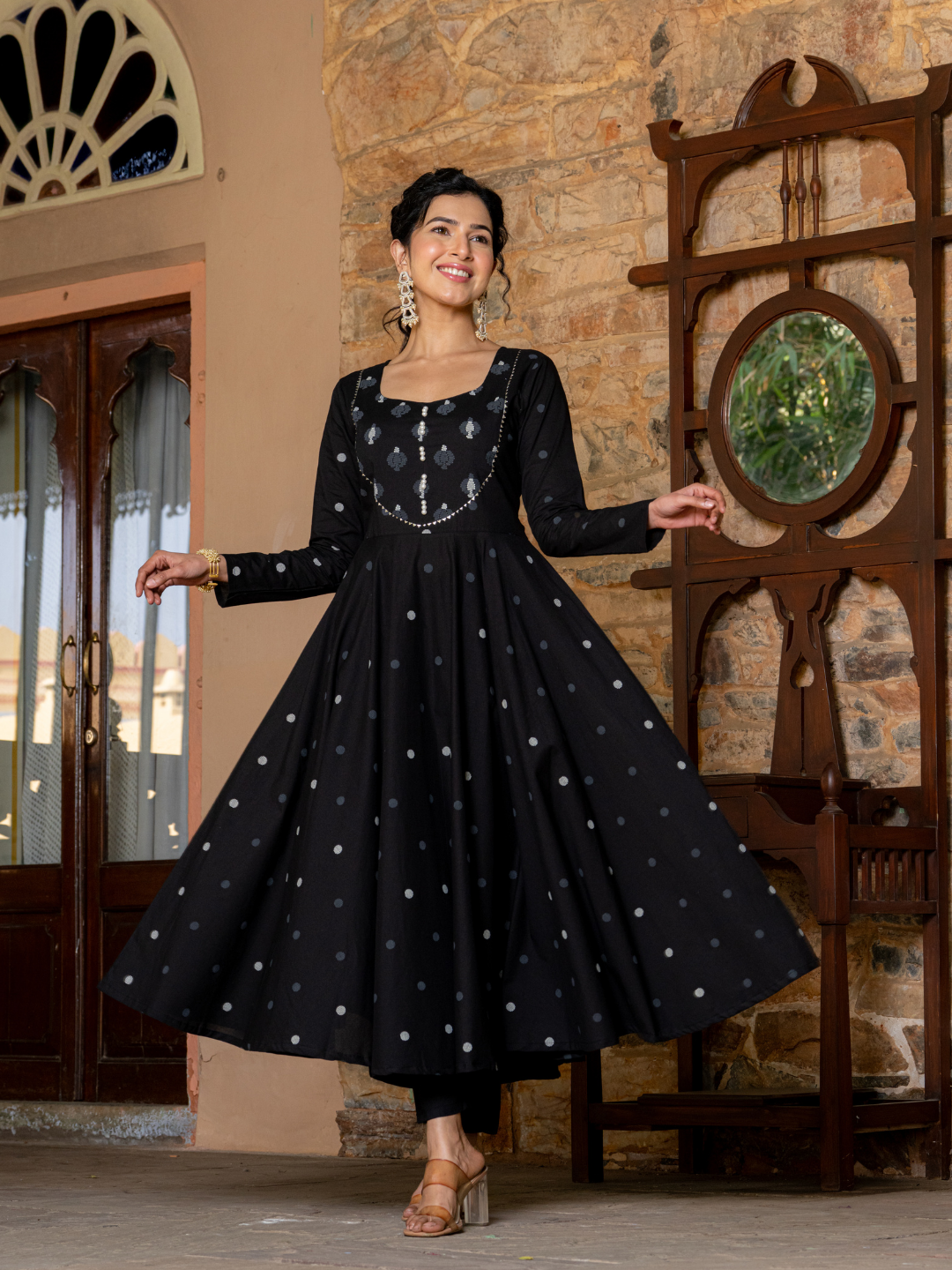 COTTON ETHEREAL NOIR SUIT SET