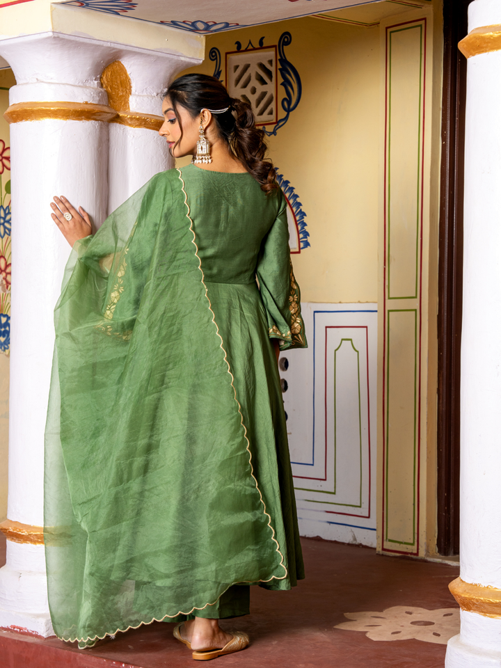 LUXE CHANDERI EMBROIDERY SUIT SET