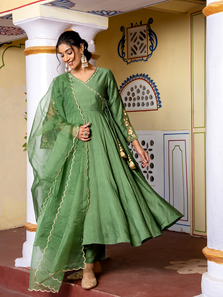 LUXE CHANDERI EMBROIDERY SUIT SET