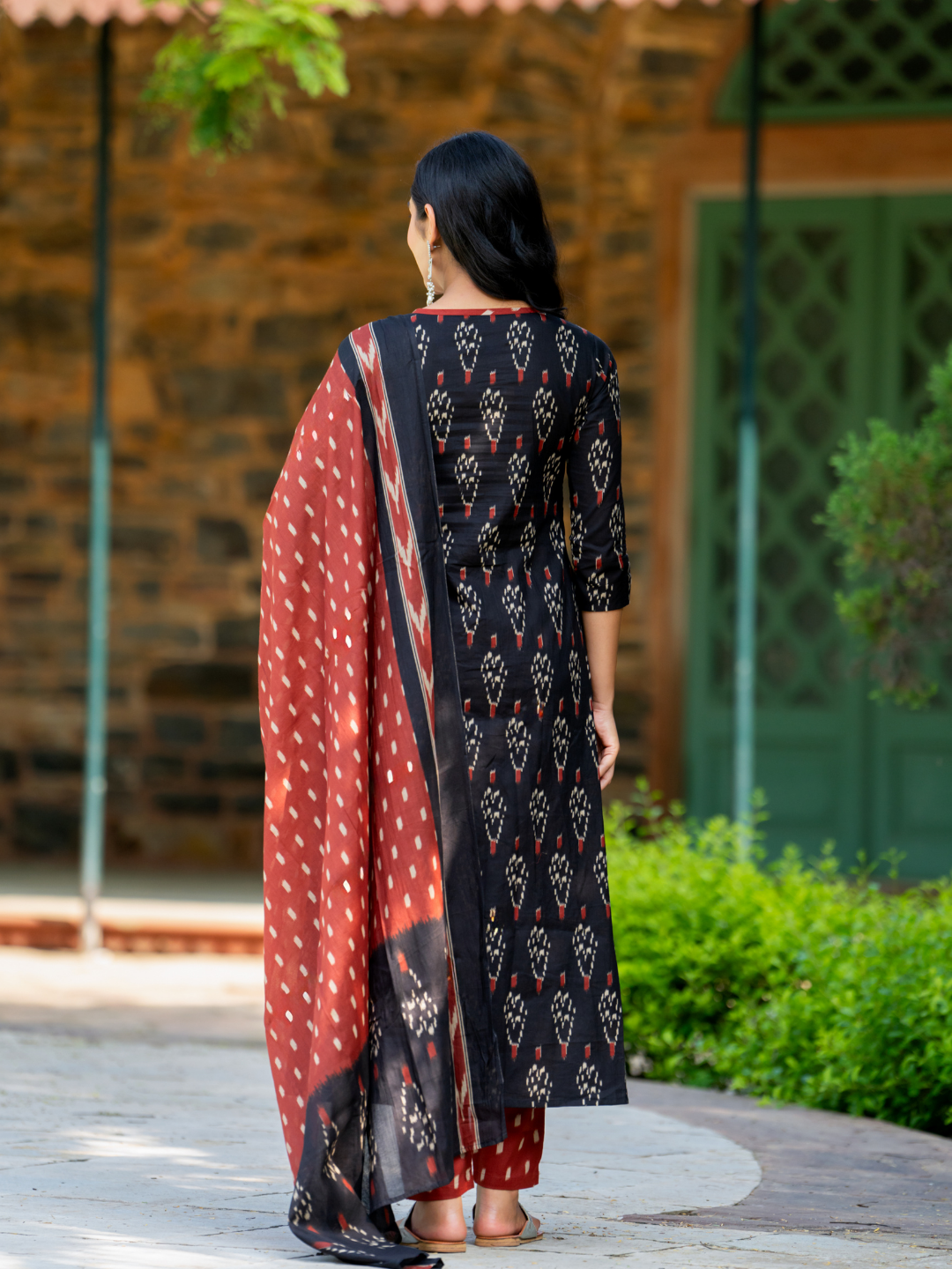 BLACK MODERN FLAIR KURTA SET