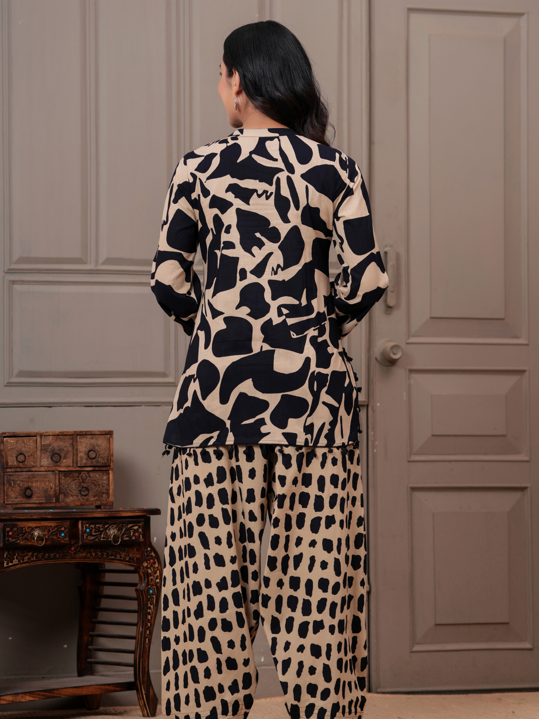 MIDNIGHT BLACK LACE FARSI SET
