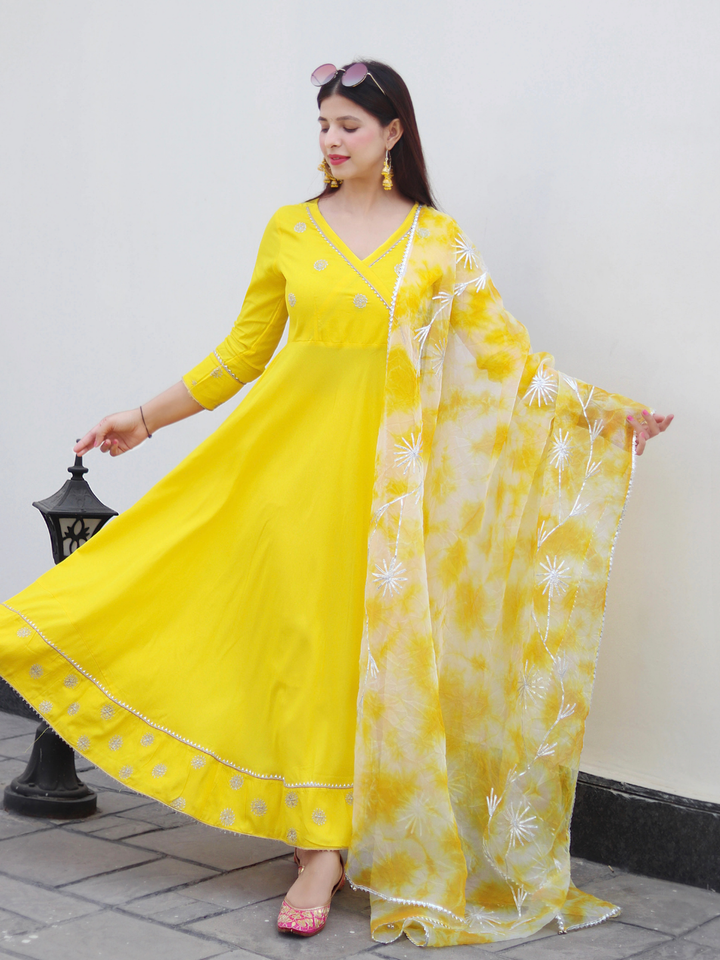 CHIC YELLOW EMBROIDERED TIE-DYE SUIT SET
