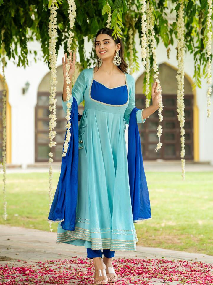 OPULENCE BLUE LACE SUIT SET
