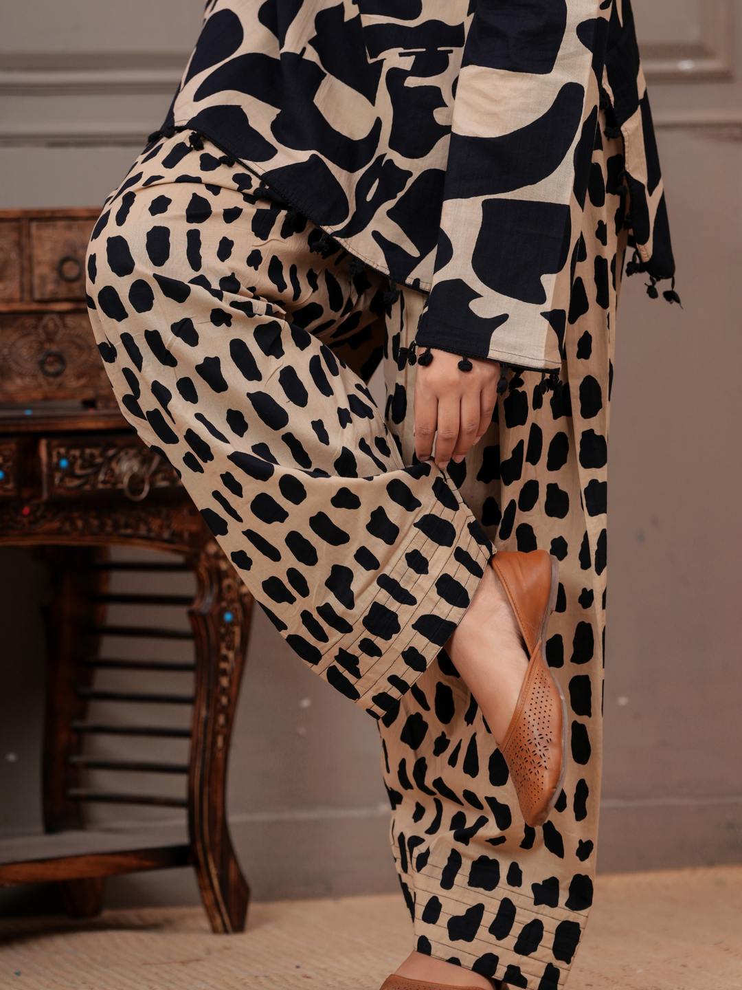MIDNIGHT BLACK LACE FARSI SET