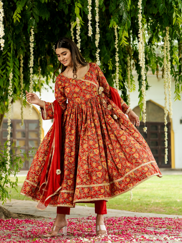 GRAND SCARLET GOTA SUIT SET