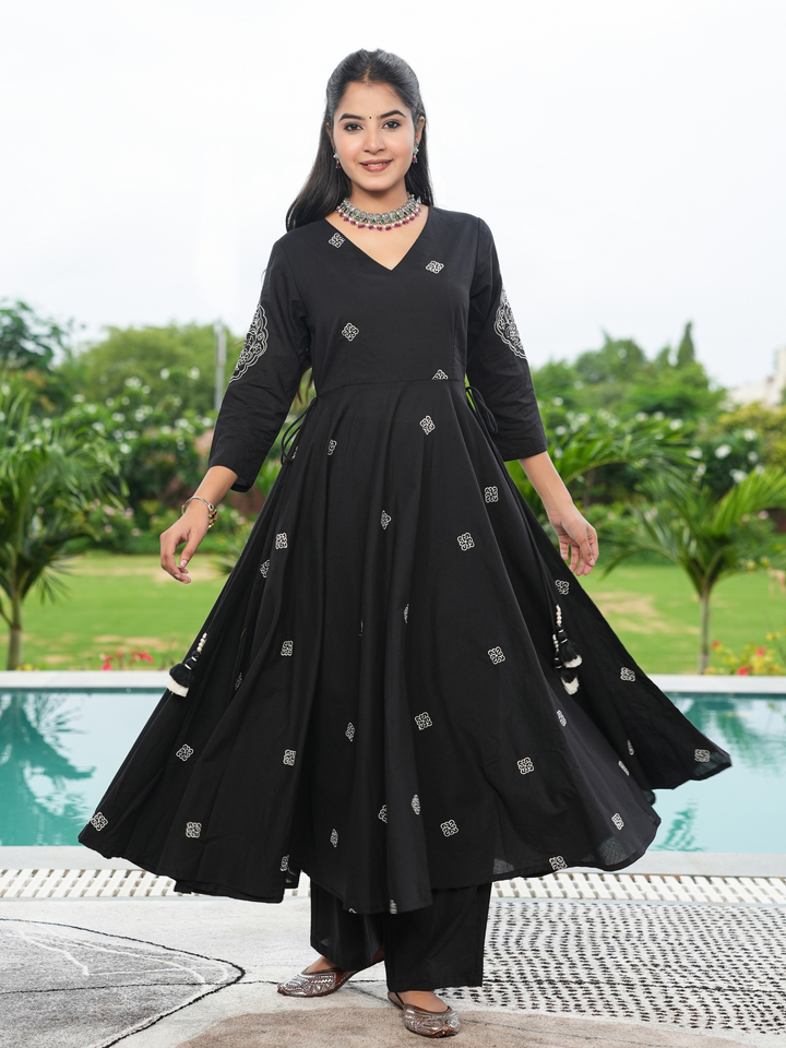 SIYAH EMBROIDERED COTTON KURTA SET