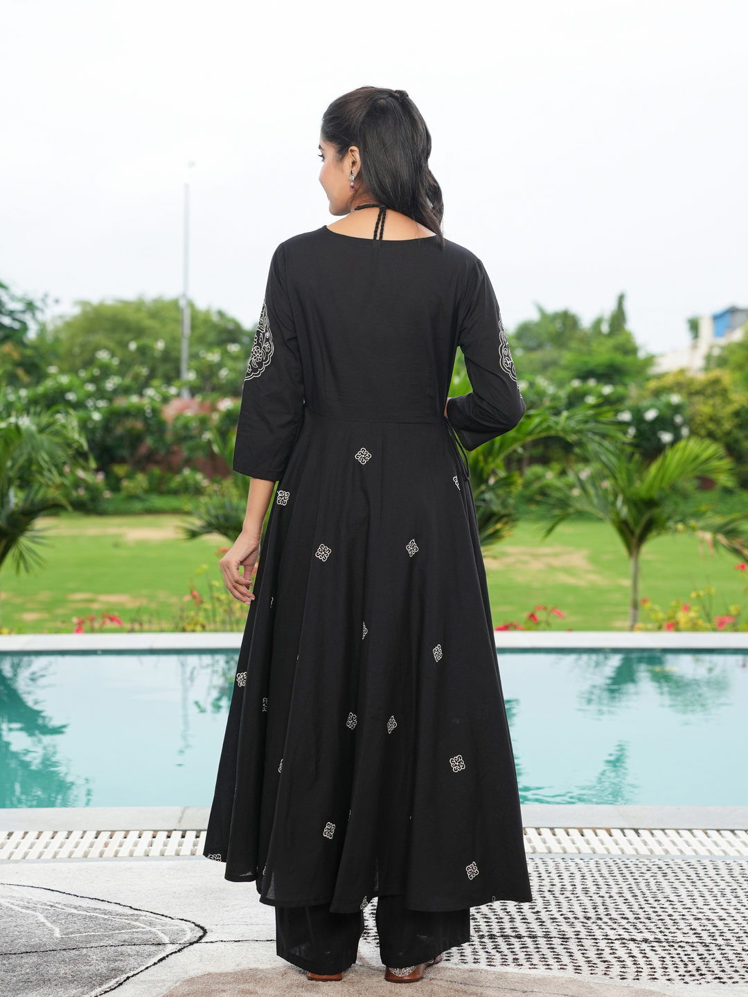 SIYAH EMBROIDERED COTTON KURTA SET